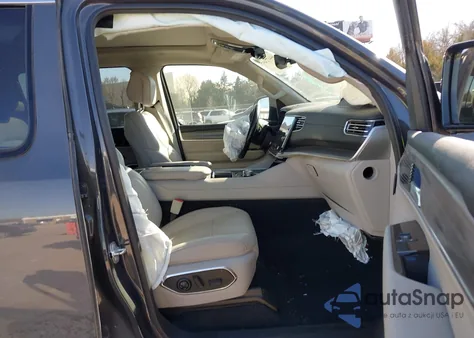 2024 Jeep Wagoneer Series Ii 4X2 from USA, damaged, VIN 1C4SJUBP5RS114035